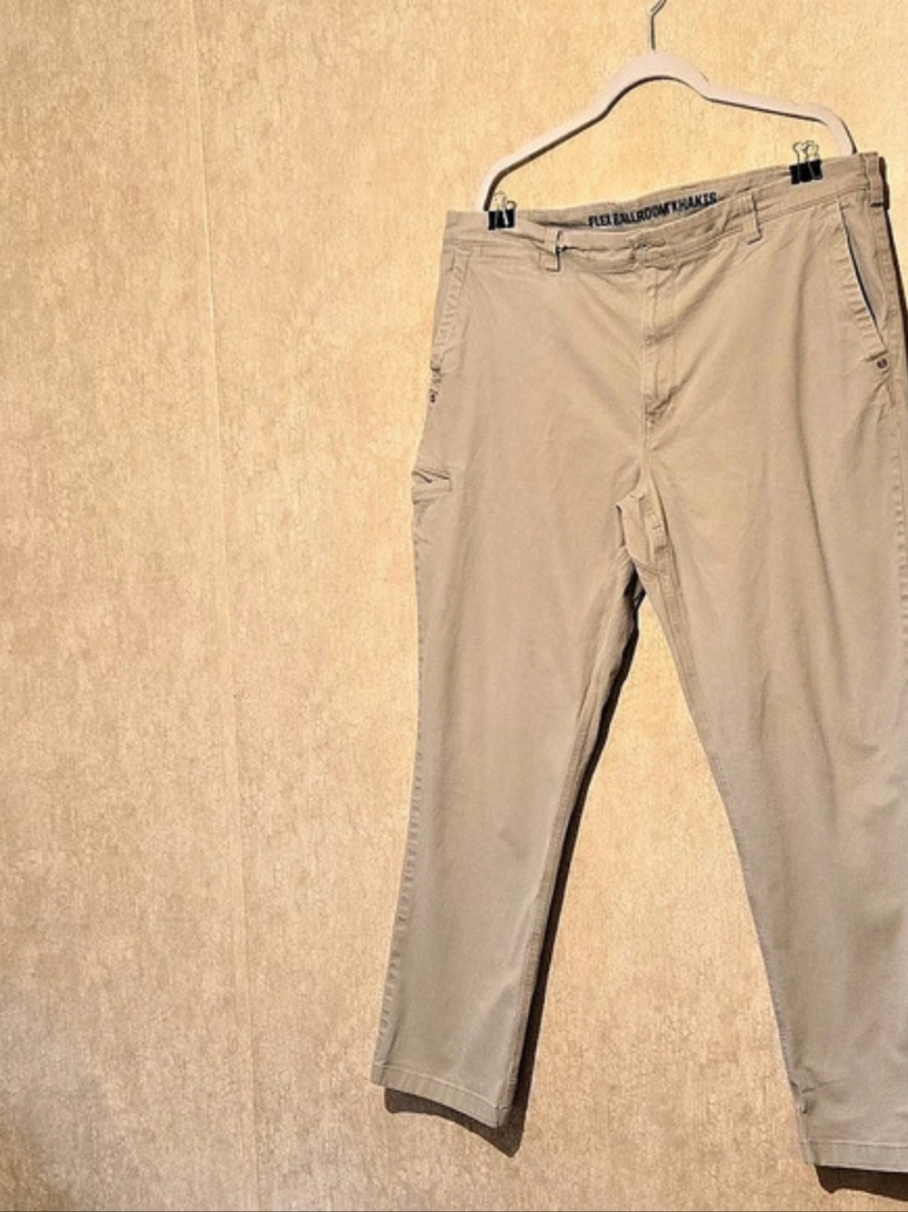 Duluth Trading Co. Men's DuluthFlex Ballroom Khaki Pants. Cargo Tan Waist